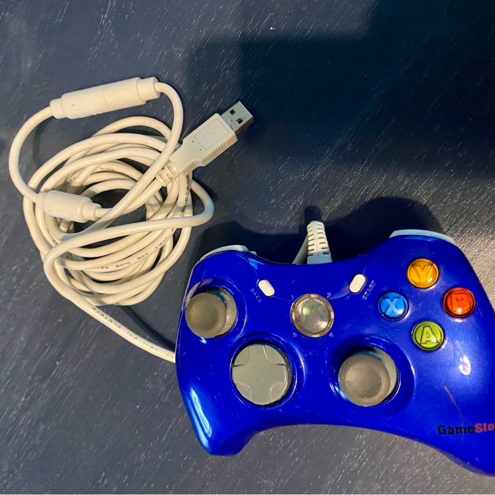 GameStop Wired Blue USB Game Controller - Picture 2 of 3